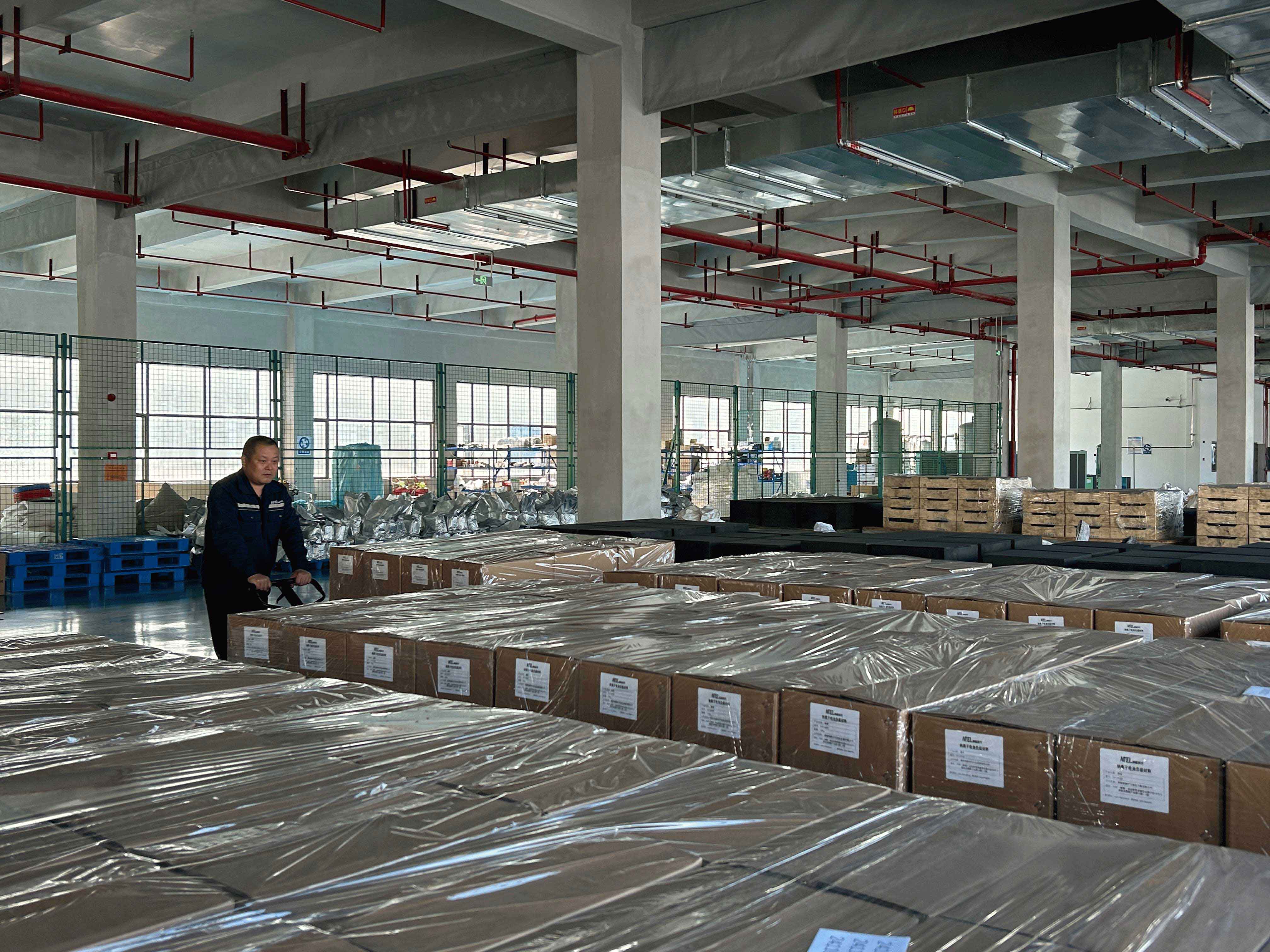 鈉能時代負極材料發貨日常紀實：出貨啟航，服務恒久遠——助力儲能產業新發展